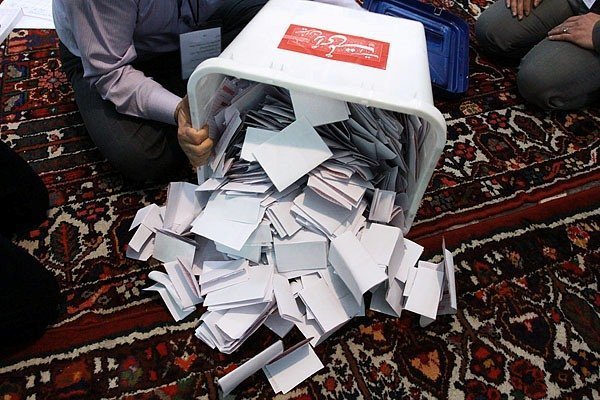 بازشماری تعدادی از صندوق های اخذ رای در ارومیه