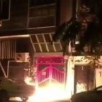 فیلم / آتش زدن ورودی ساختمان باشگاه پرسپولیس!
