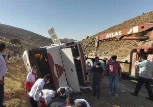 محیط زیست آذربایجان غربی: اتوبوس خبرنگاران متعلق به کارخانه سیمان ارومیه و فاقد نقص فنی بود / مجروحین: اتوبوس سالم نبود!